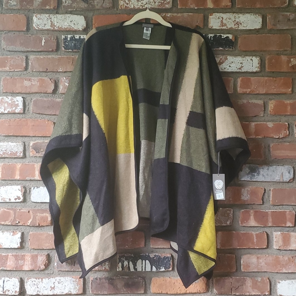 NWT Vince Camuto Poncho